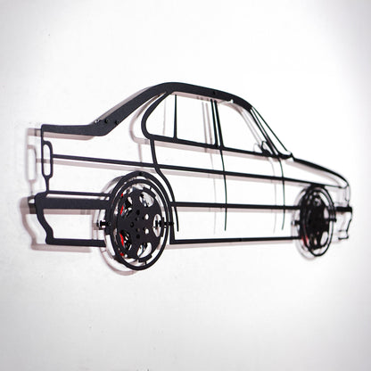 E34 M5 Wandkunst – Klassische Stahlsilhouette mit drehenden Rädern-KAFMEKA014