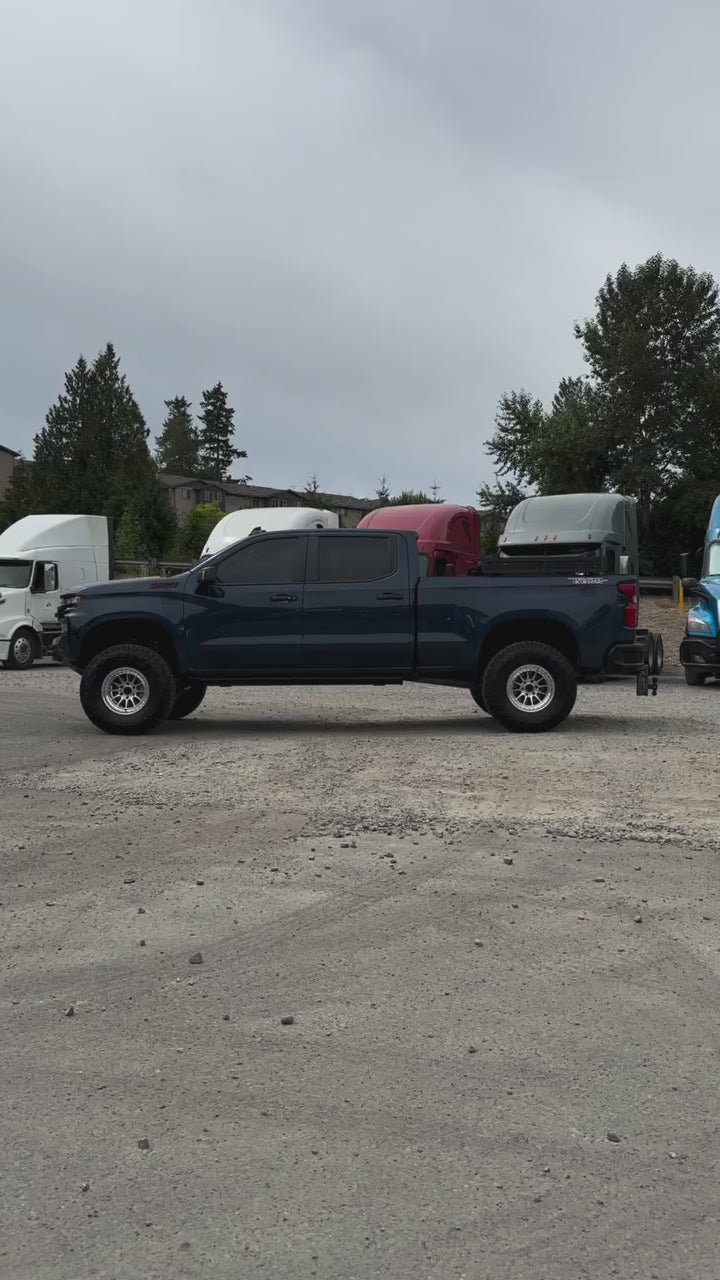 Upgrade your home office or garage with metal car-truck art from @modelloturbo. This one’s their.mp4